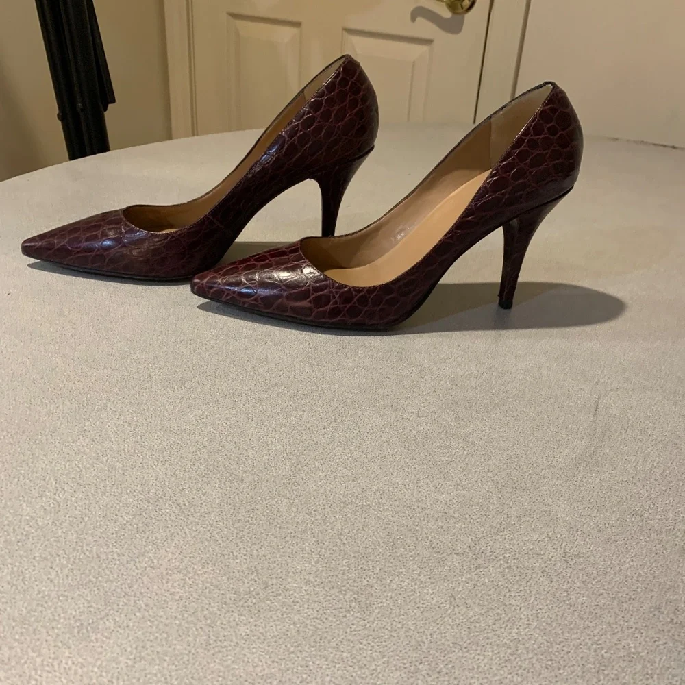 Talbots Burgundy Croc Print Leather Pumps sz 8.5 B